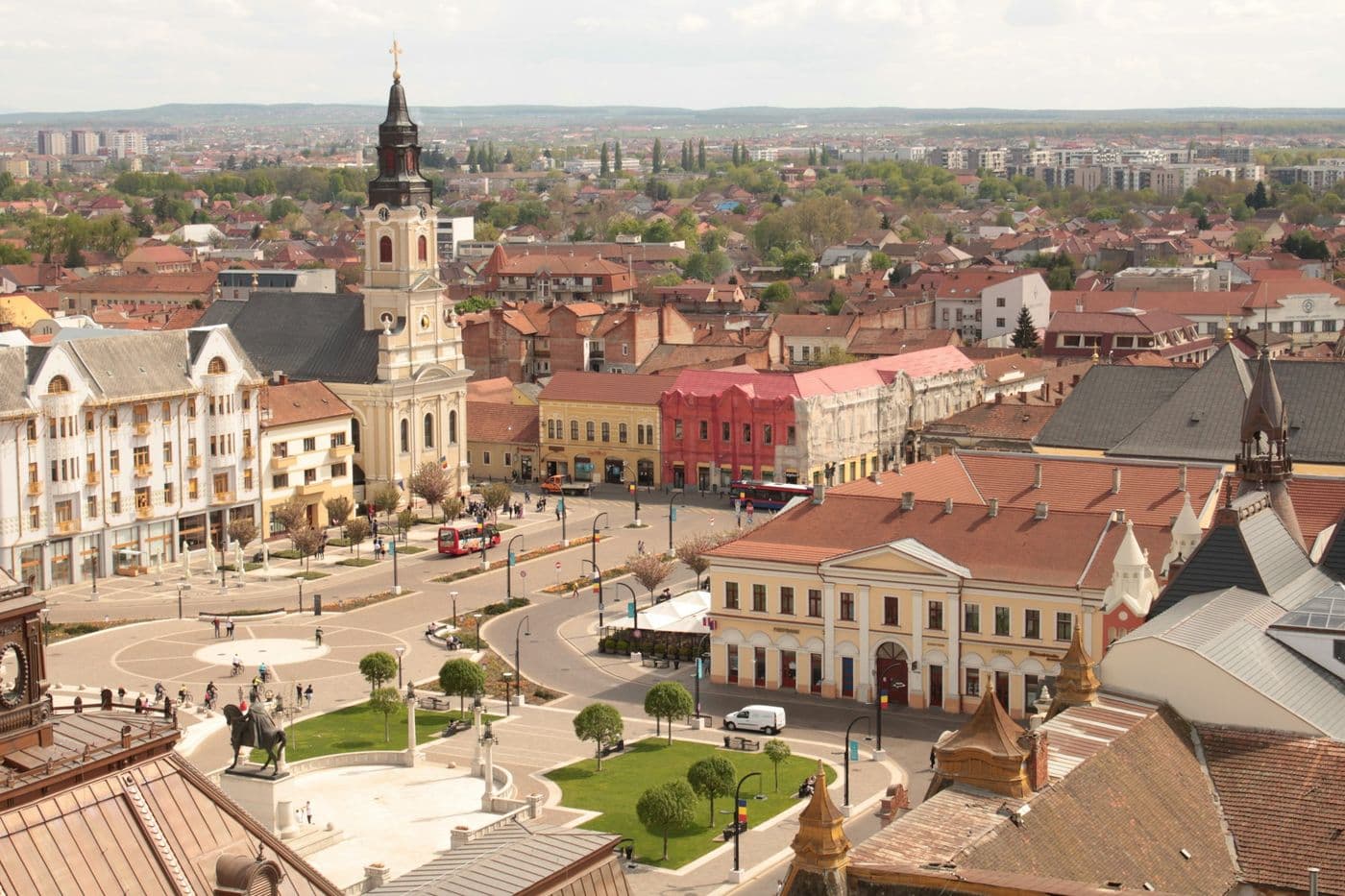 Piața Unirii văzută de sus, la opt minute de mers de casă